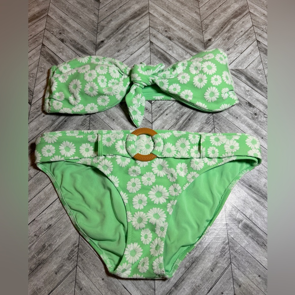 Aerie 2pc sz medium white floral print on mint green with cute wicker look belt